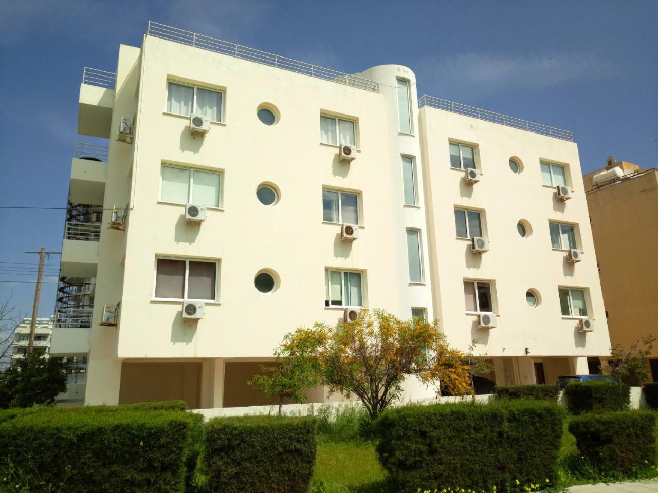 Isavella Apartments Makenzy Larnaca Dış mekan fotoğraf